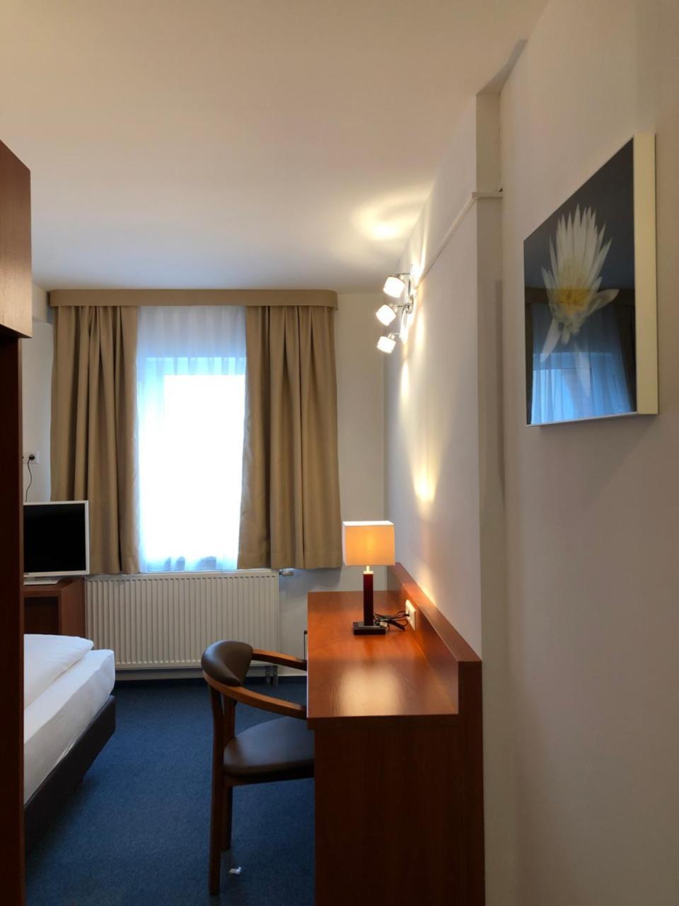 Hotel Mirabell Erlangen Extérieur photo